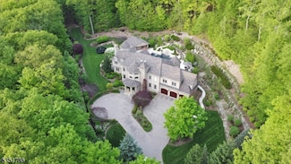 22 Nottingham Ct, Ringwood, NJ 07456