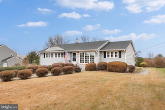 565 Solgrove Rd, Warrenton, VA 20186