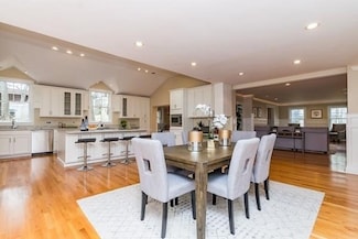 29 Gammons Rd, Waban, MA 02468