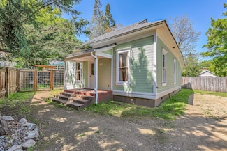 155 Central Ave, Ashland, OR 97520
