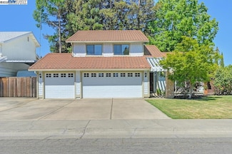35 Pebble River Cir, Sacramento, CA 95831