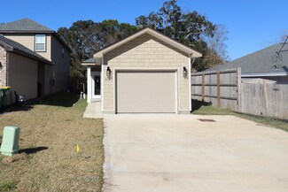 61 9th Ave, Shalimar, FL 32579
