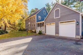 8 Crowe Farm Ln, Norton, MA 02766