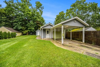 2131 Sheffield Dr, Kalamazoo, MI 49008