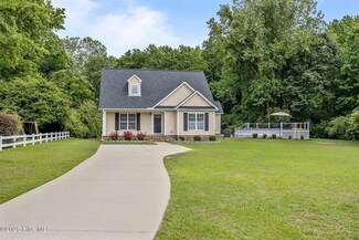 2881 Elizabeth Edwards Ct, Grimesland, NC 27837