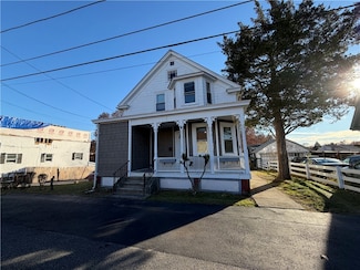 12 Winthrop St, Cranston, RI 02910