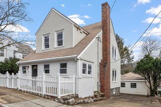 29 Cowing St, West Roxbury, MA 02132