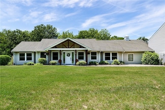 303 Whiteoak Dr, Wilmington, OH 45177