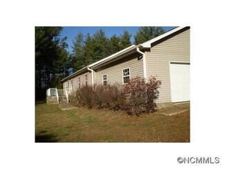 4 Kenland Way, Leicester, NC 28748