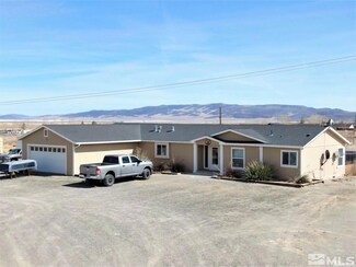 990 Vonnie Ln, Fernley, NV 89408