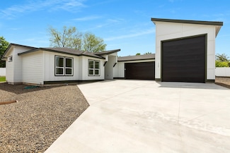 113 Albert Ln, Caldwell, ID 83605