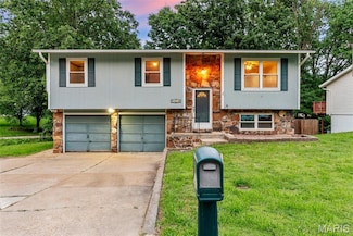 4618 Towne Hall Dr, Arnold, MO 63010