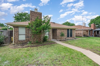 717 Cory St, Grapevine, TX 76051