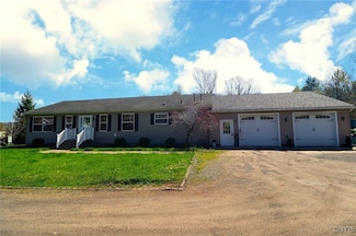 5528 Clearview Dr, Munnsville, NY 13409