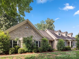 1005 Windsor Dr, Asheville, NC 28803