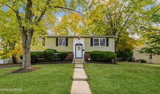 30 Chilton Ln, Matawan, NJ 07747