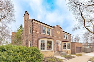 7136 N Washtenaw Ave, Chicago, IL 60645