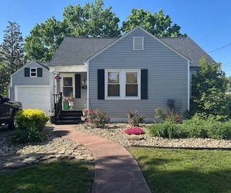 304 W Parkhurst St, Fairfield, IL 62837