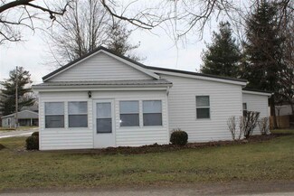 7513 N Albion St, Wawaka, IN 46794
