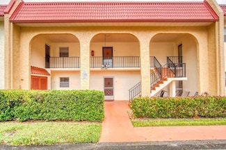 223 Lake Frances Dr, West Palm Beach, FL 33411