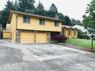 2317 W Hills Dr, Longview, WA 98632
