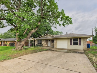 802 Loy Ln, Ennis, TX 75119