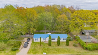 299 Cloverleaf Ln, Houghton Lake, MI 48629