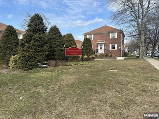 21 W Passaic St, Maywood, NJ 07607