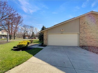 16601 Orchard Grove Dr, Cleveland, OH 44130