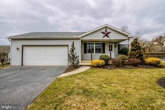 414 Big Sky Dr, Etters, PA 17319