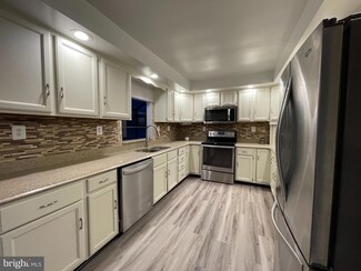 19218 Cardinal Heights Rd, Triangle, VA 22172