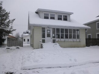 809 Pleasant St, Osage, IA 50461