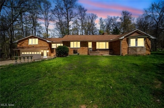 7471 Morningside Dr, Bedford, OH 44146