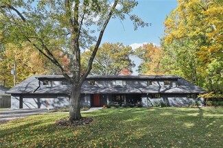 3601 Cindy Ln, Seven Hills, OH 44131
