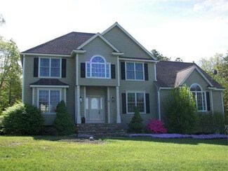 10 Murphys Way, Uxbridge, MA 01569