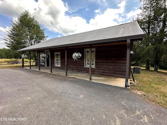 2233 Clementsville Rd, Red Boiling Springs, TN 37150