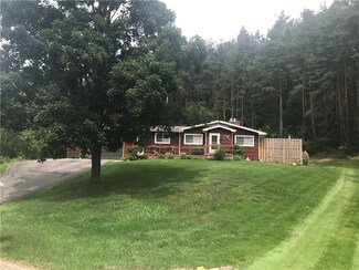 16 Meadowbrook Ct, Wellsville, NY 14895