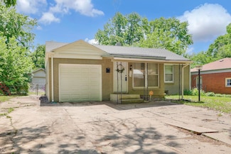 2136 S Pinecrest St, Wichita, KS 67218
