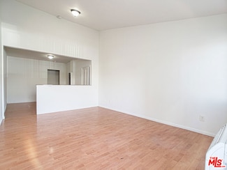 3290 San Marino St, Los Angeles, CA 90006