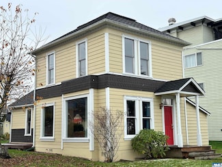 834 E 4th St, Port Angeles, WA 98362