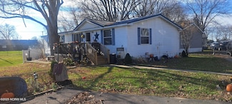 12 Meadowlark Ln, Napoleon, OH 43545