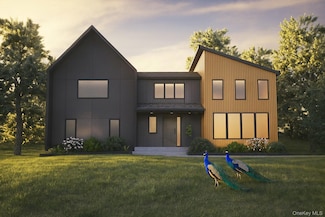 4 Warwick Isle Blvd, Pine Island, NY 10969