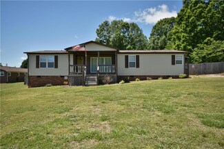 286 Reedy Fork Dr, Lexington, NC 27295