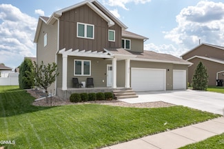 215 Marietta Dr, Bismarck, ND 58504