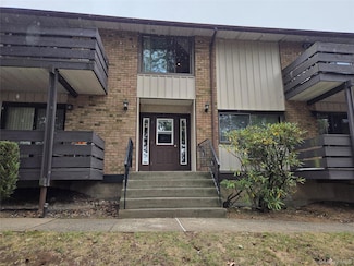 189 Sierra Vista Ln, Valley Cottage, NY 10989