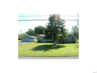 8934 Lestina Beach Rd, Bridgeport, NY 13030