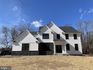 2011 Sunrise Dr, Coopersburg, PA 18036