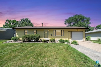 1305 S Bruce Rd, Sioux Falls, SD 57105