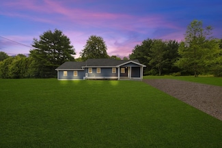 31 Holloway St, East Taunton, MA 02718