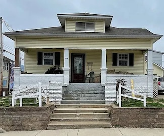 208 W College St, Marion, IL 62959